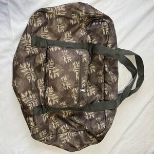 Ulu print duffel bag